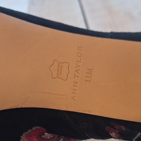 Ann Taylor Boots Size 11 black Embroidered - Picture 6 of 7